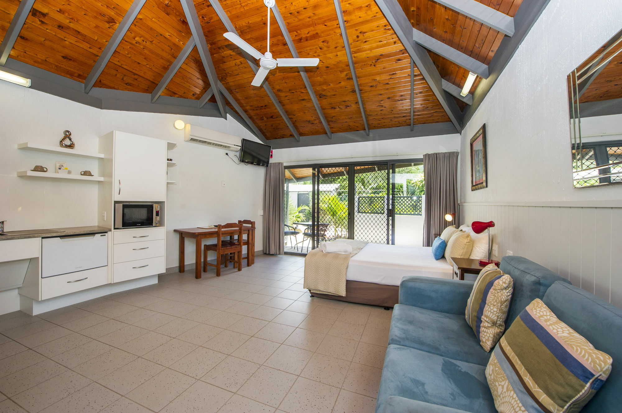 Island Leisure Resort Nelly Bay Экстерьер фото